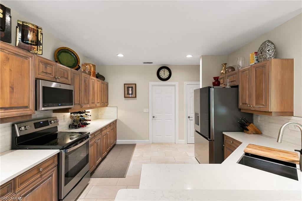 6561 Autumn Woods BLVD photo 10