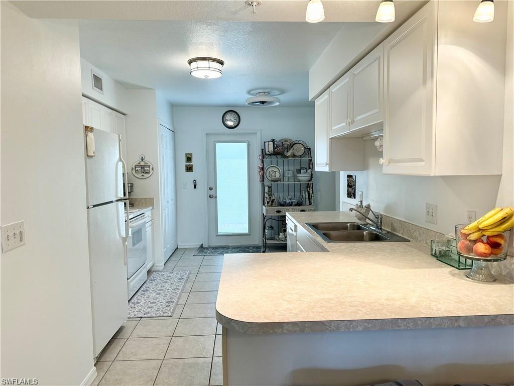 25762 Lake Amelia WAY 105 photo 7