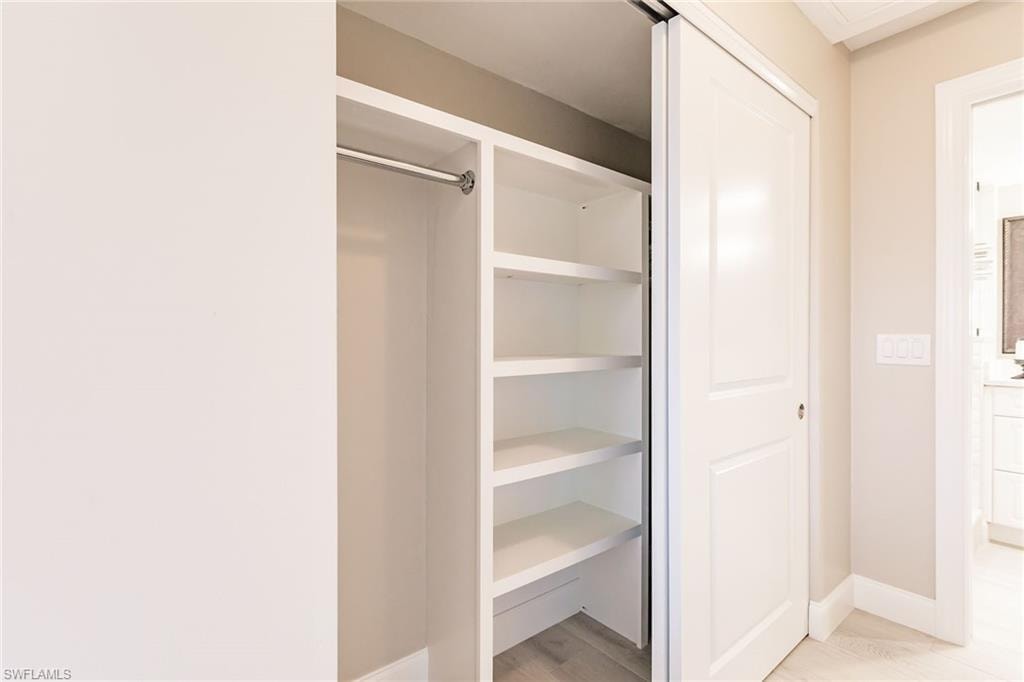 900 Collier CT 406 photo 21