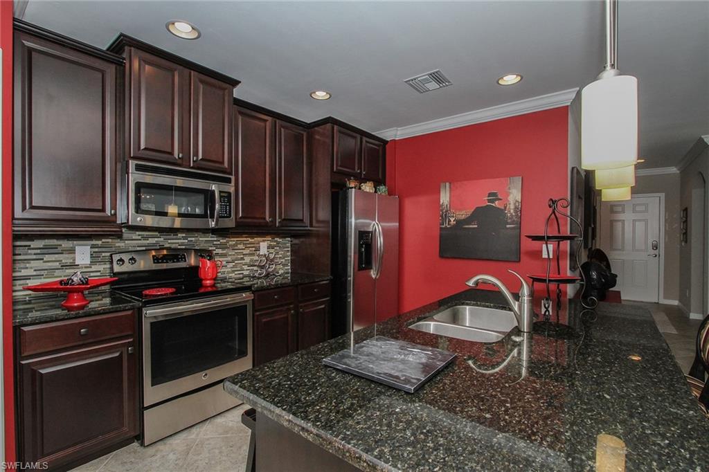 8531 Violeta ST 101 photo 7