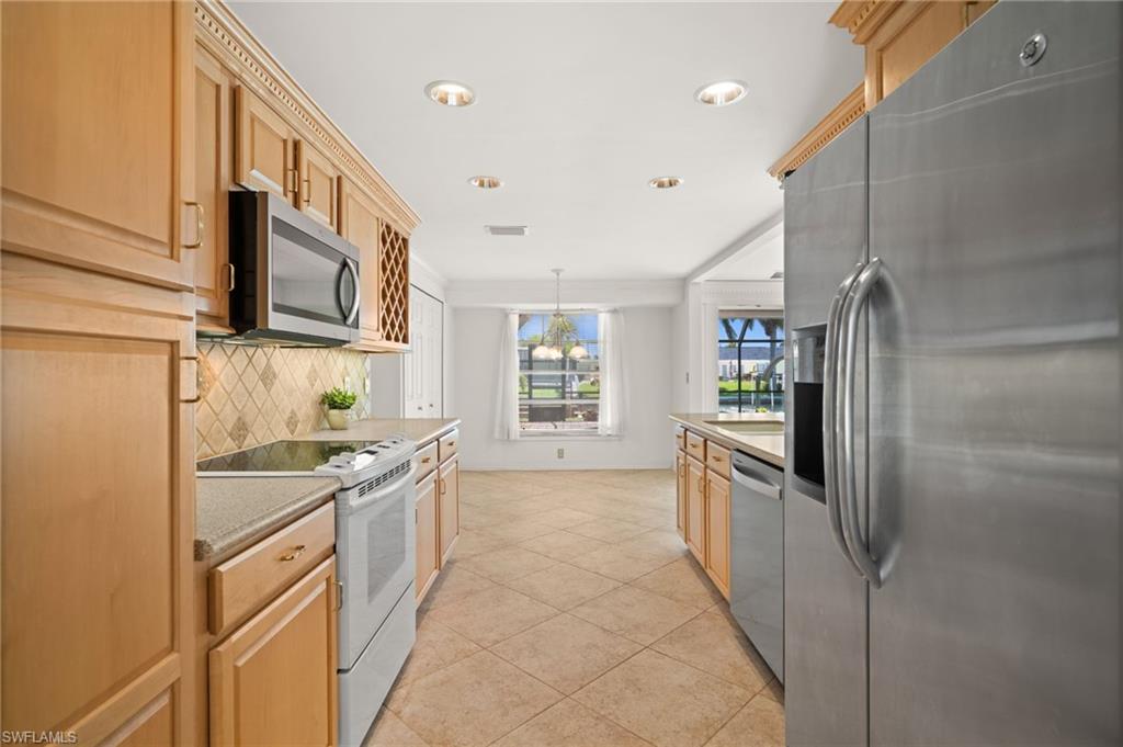 Lots of cabinets in the kitchen