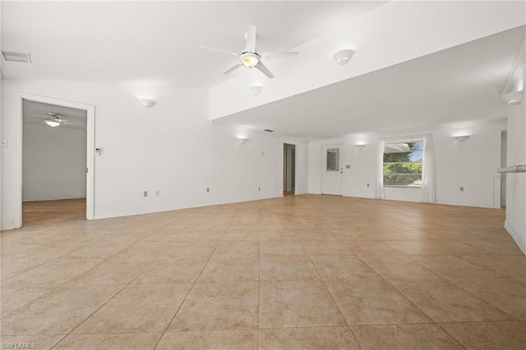 Vaulted ceiling in the living room.
