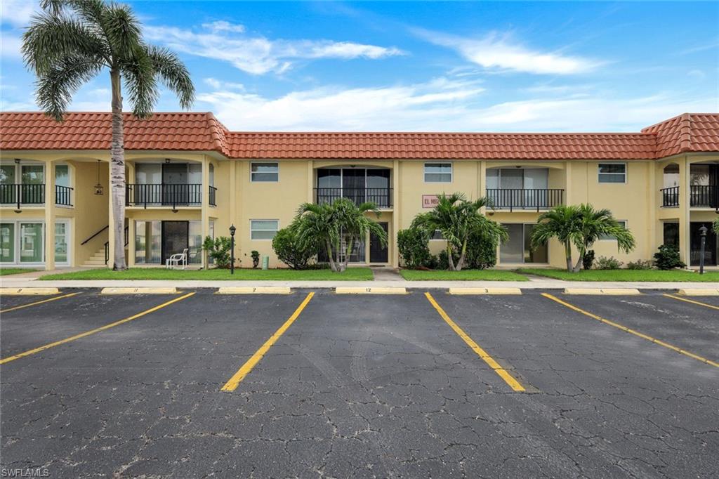 Multi-level condominium building
