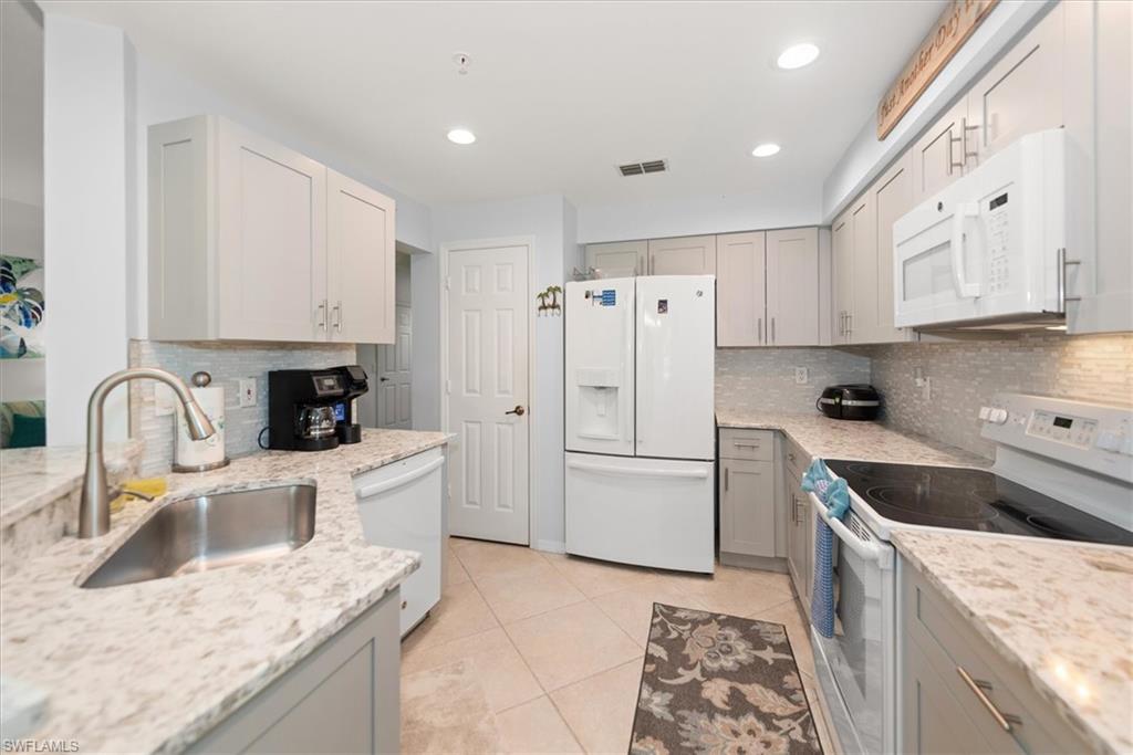 25204 Pelican Creek CIR 101 photo 13