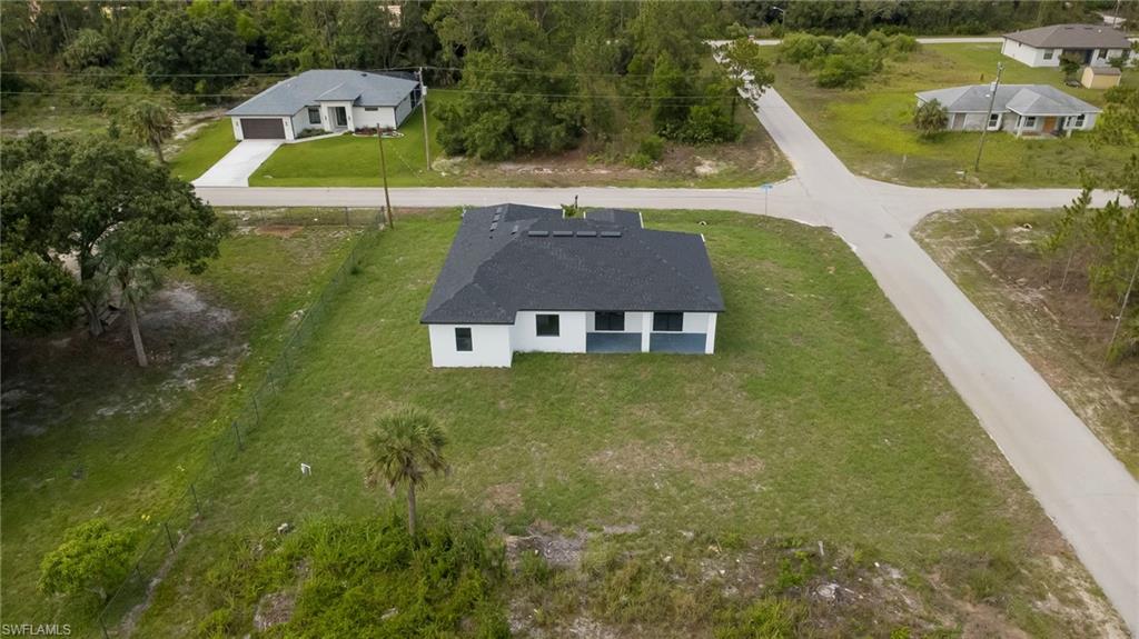 470 Laconic AVE photo 23