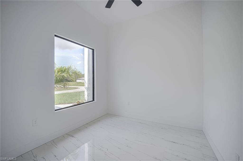 470 Laconic AVE photo 15