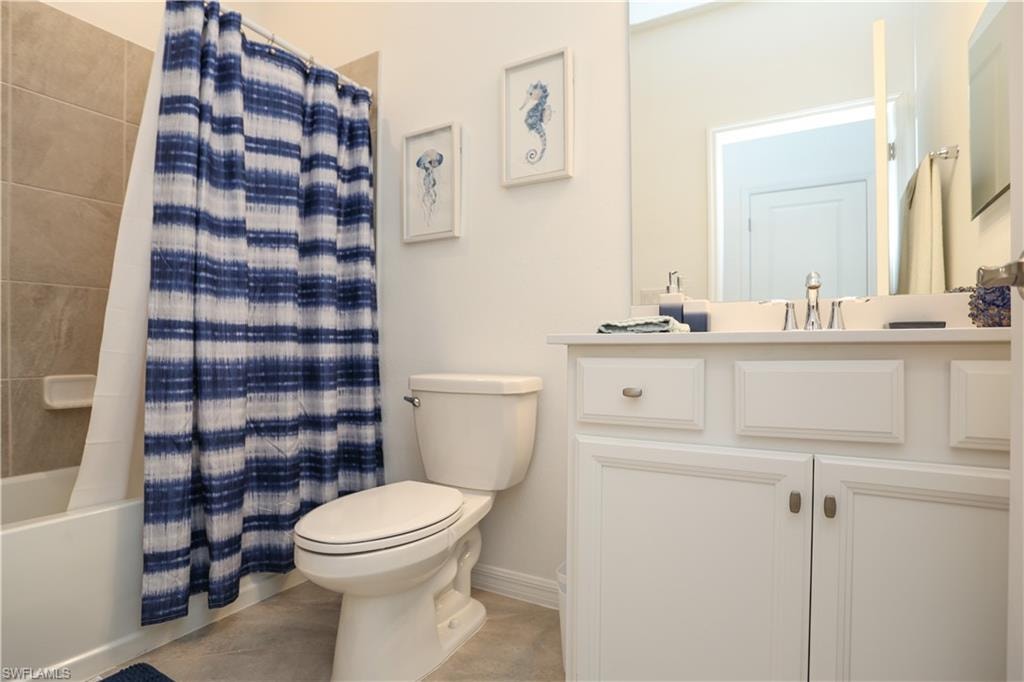 2155 Hamlin ST photo 35
