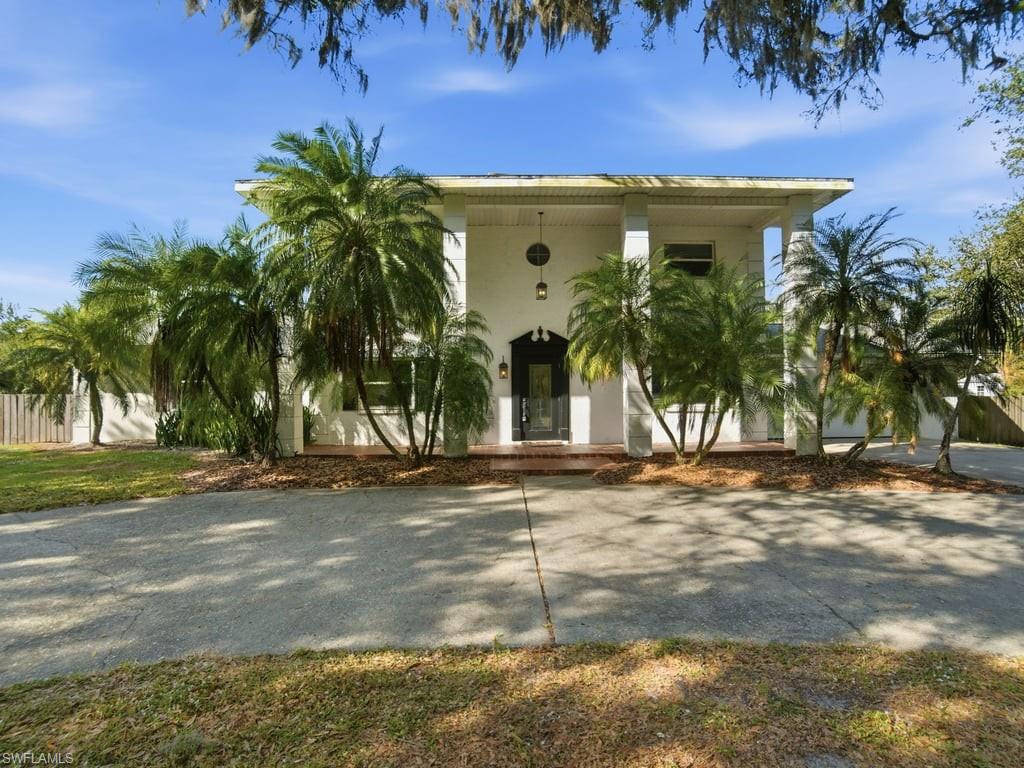 4920 Shady River LN