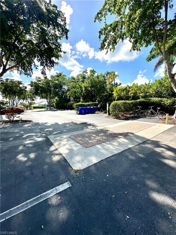 788 Park Shore DR D20 photo 35