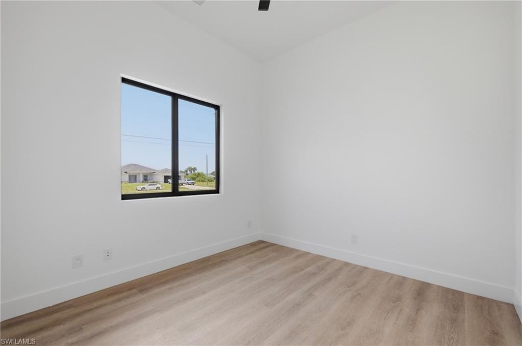 2929 Diplomat PKWY W photo 17