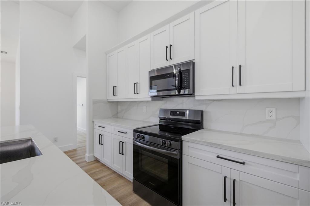 2929 Diplomat PKWY W photo 16