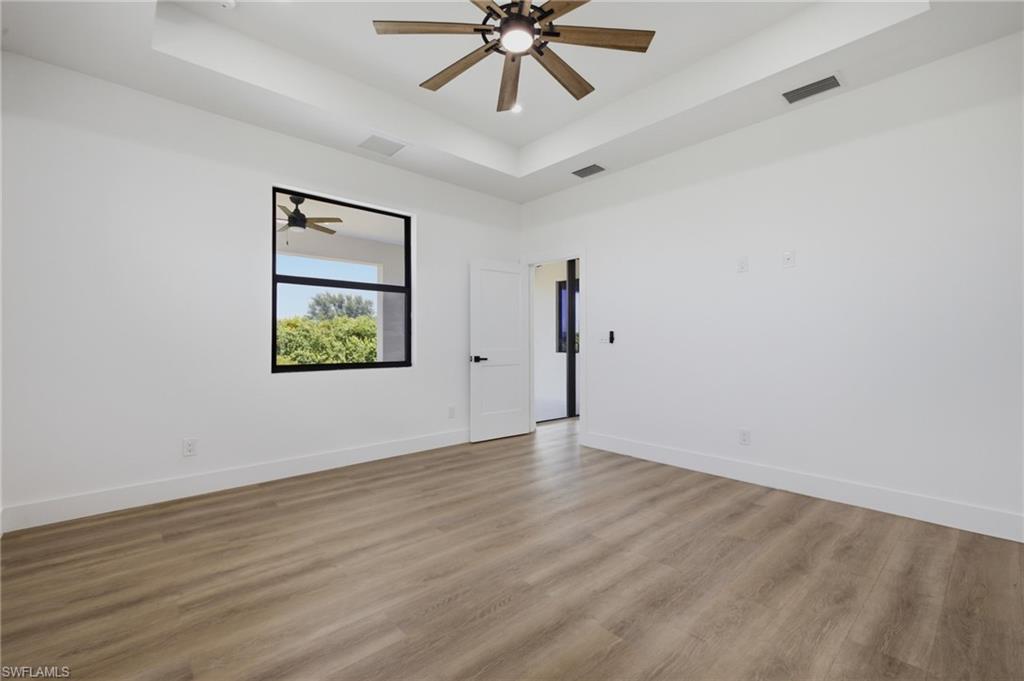 2929 Diplomat PKWY W photo 32