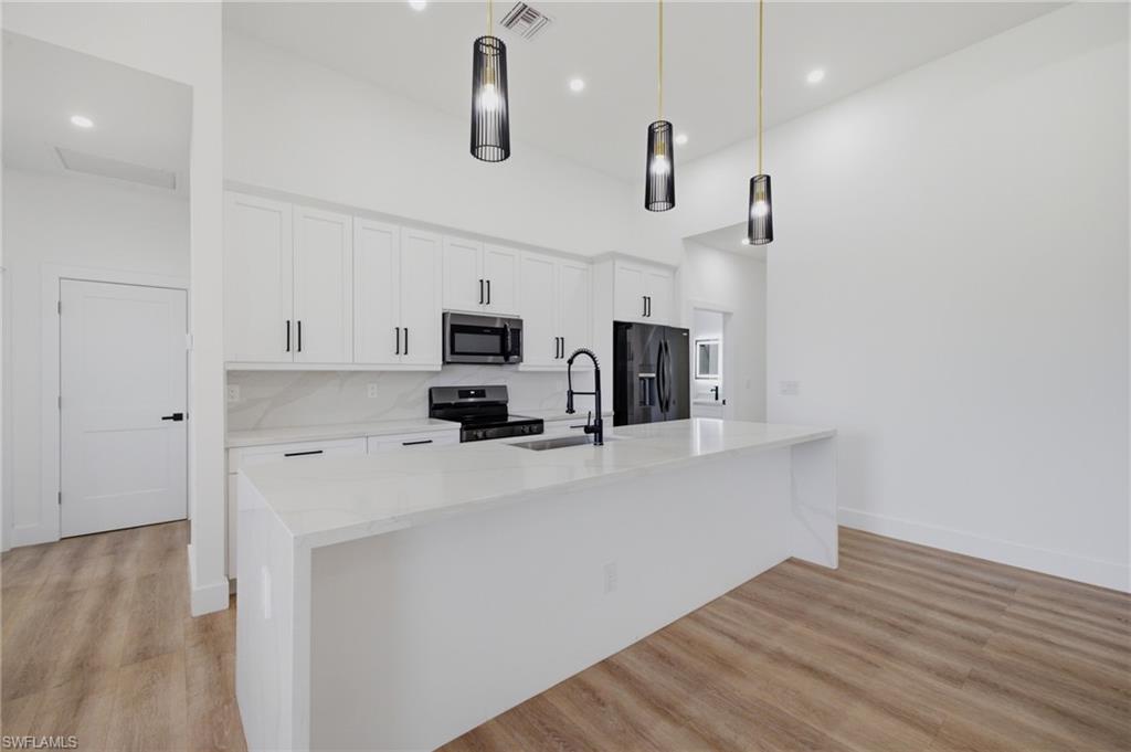 2929 Diplomat PKWY W photo 11