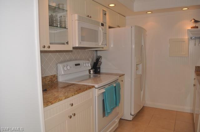 555 Park Shore DR B410 photo 8