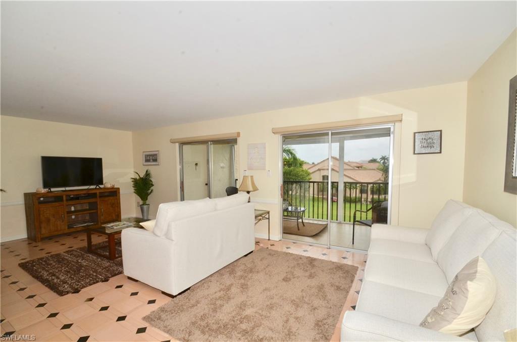 555 Park Shore DR B-309 photo 10