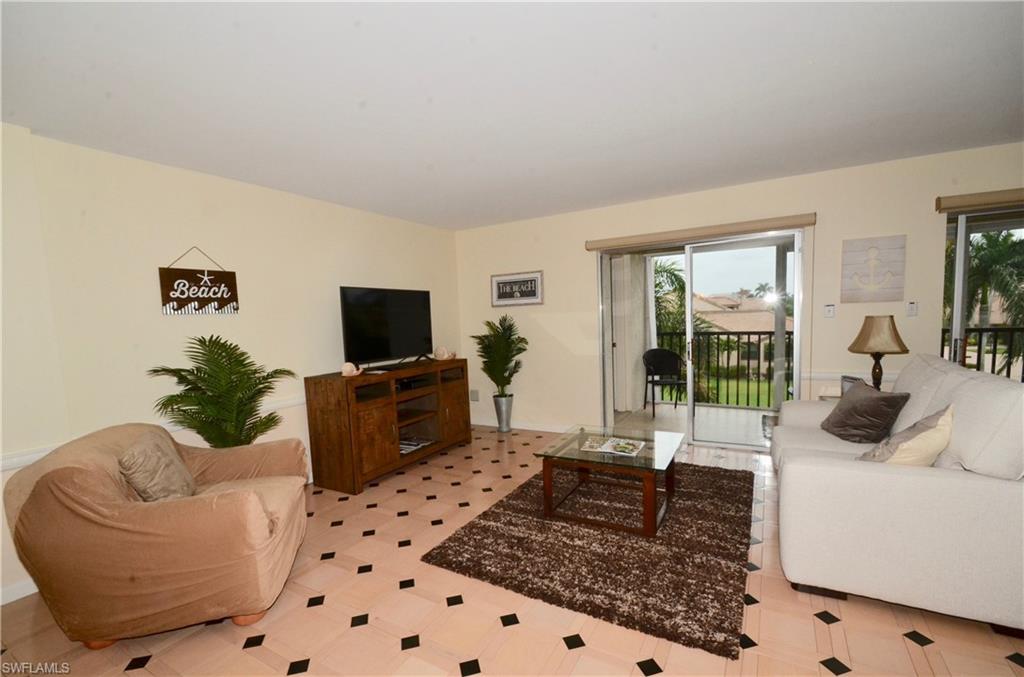 555 Park Shore DR B-309 photo 8