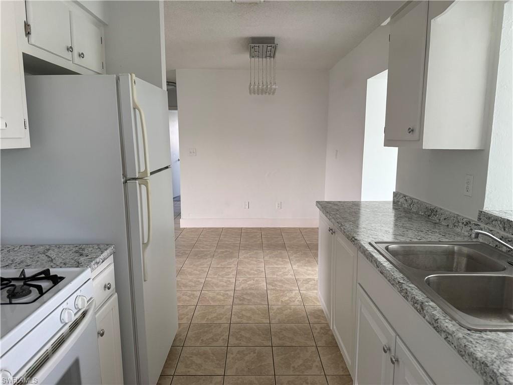 212 Davis RD photo 16