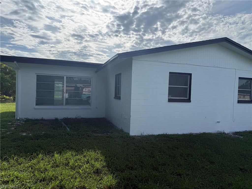 212 Davis RD