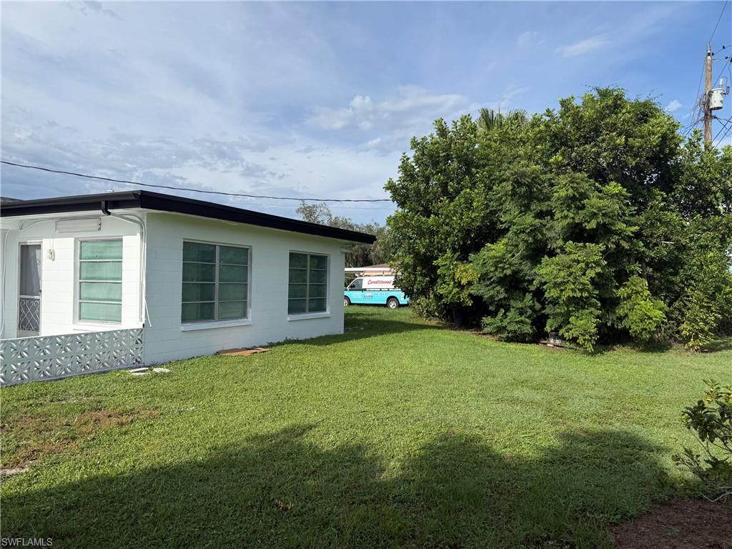 212 Davis RD