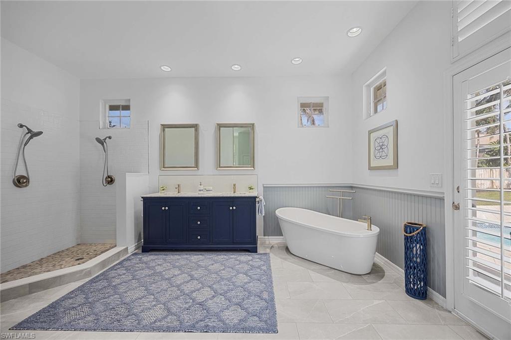 707 Port Side DR photo 22