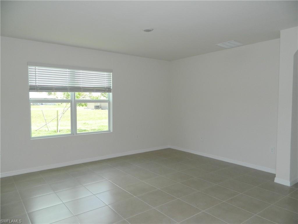 25118 Doredo DR photo 6