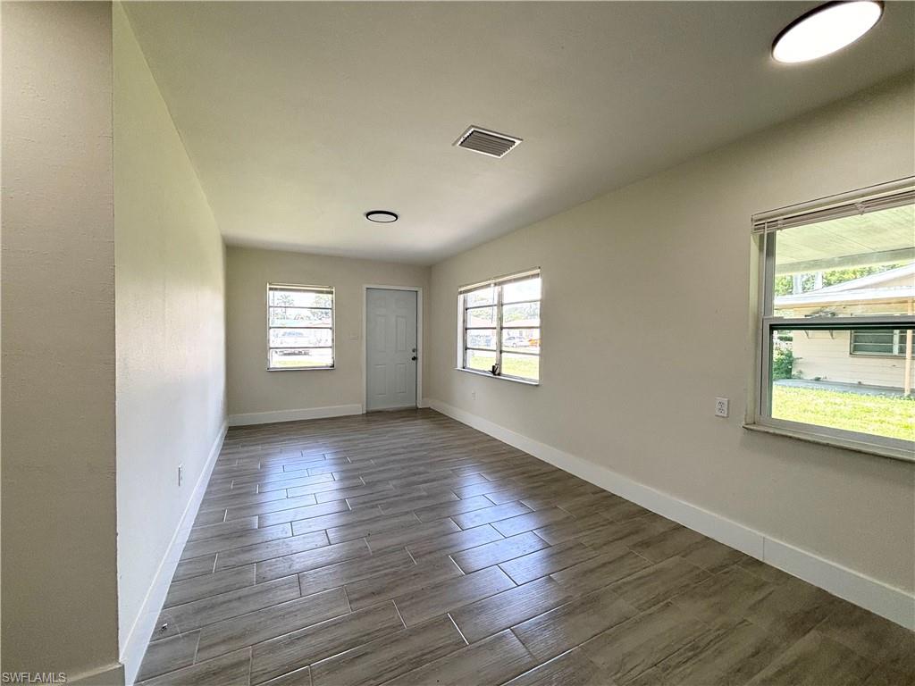 559 Wood AVE photo 7