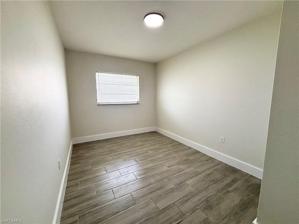 559 Wood AVE photo 9