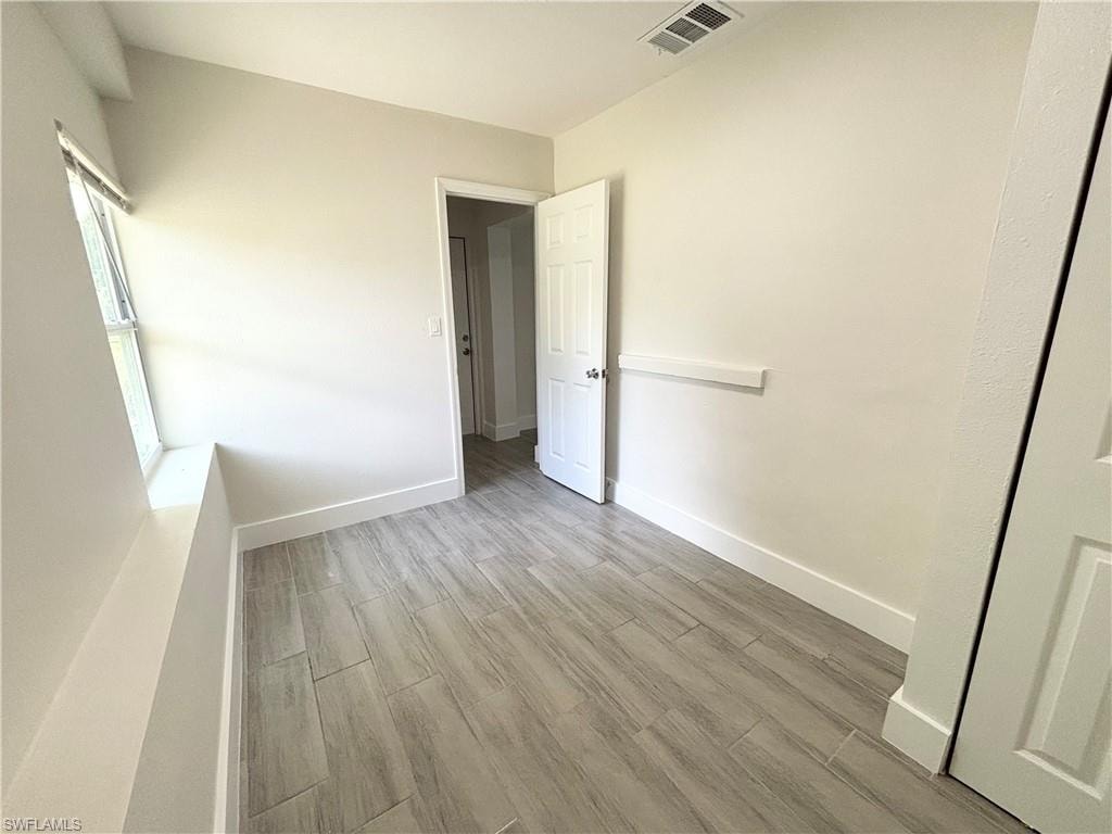 559 Wood AVE photo 14