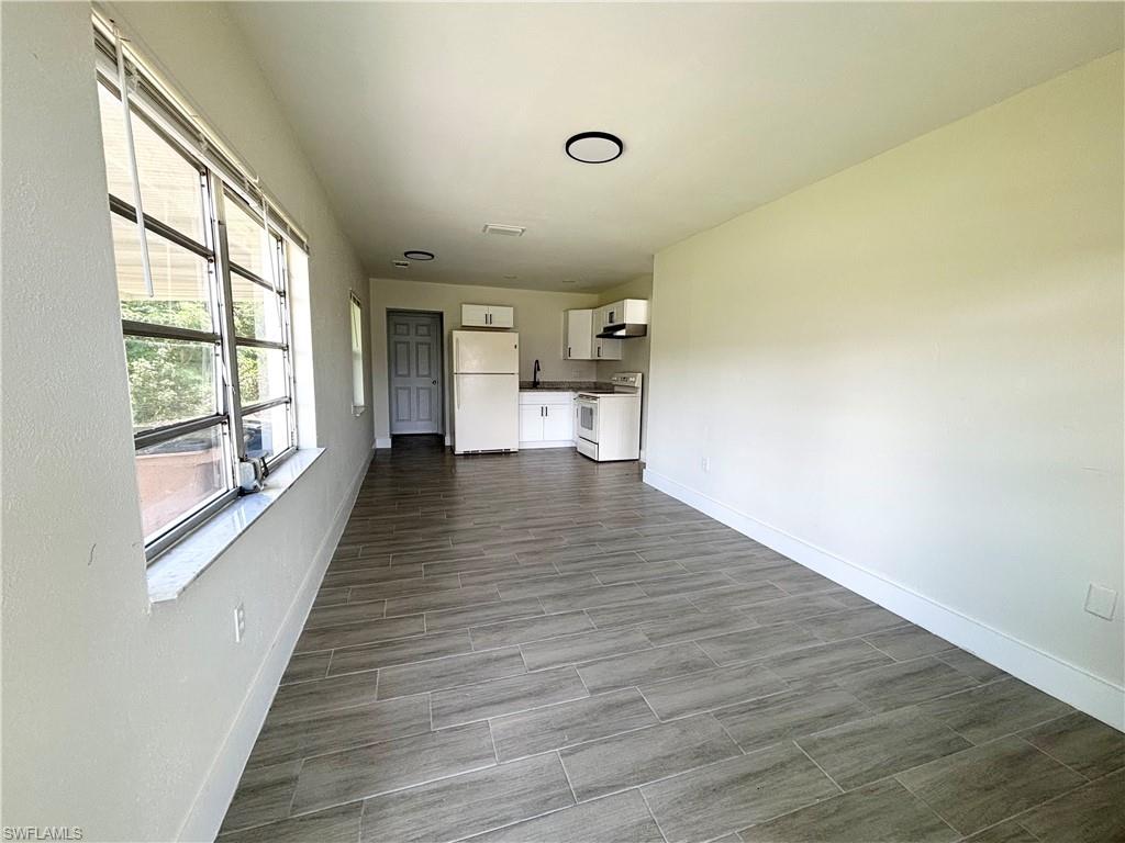 559 Wood AVE photo 8
