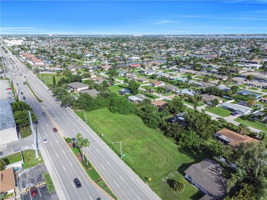 148 Cape Coral PKWY W