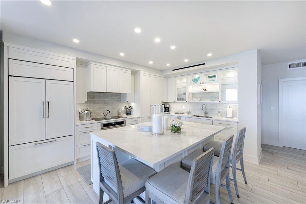 4051 Gulf Shore BLVD N 105