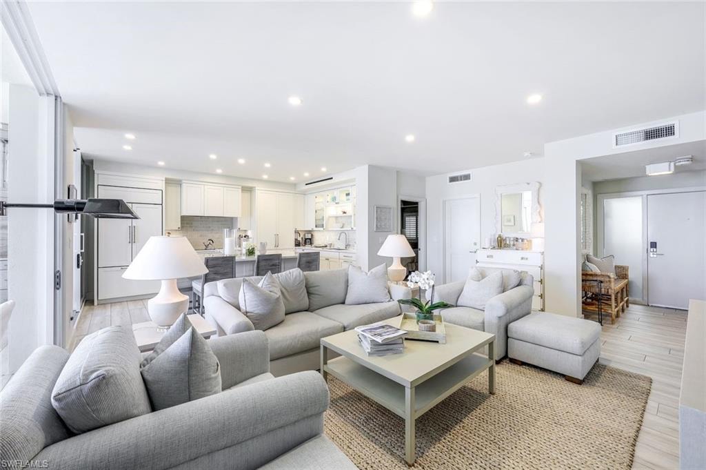 4051 Gulf Shore BLVD N 105