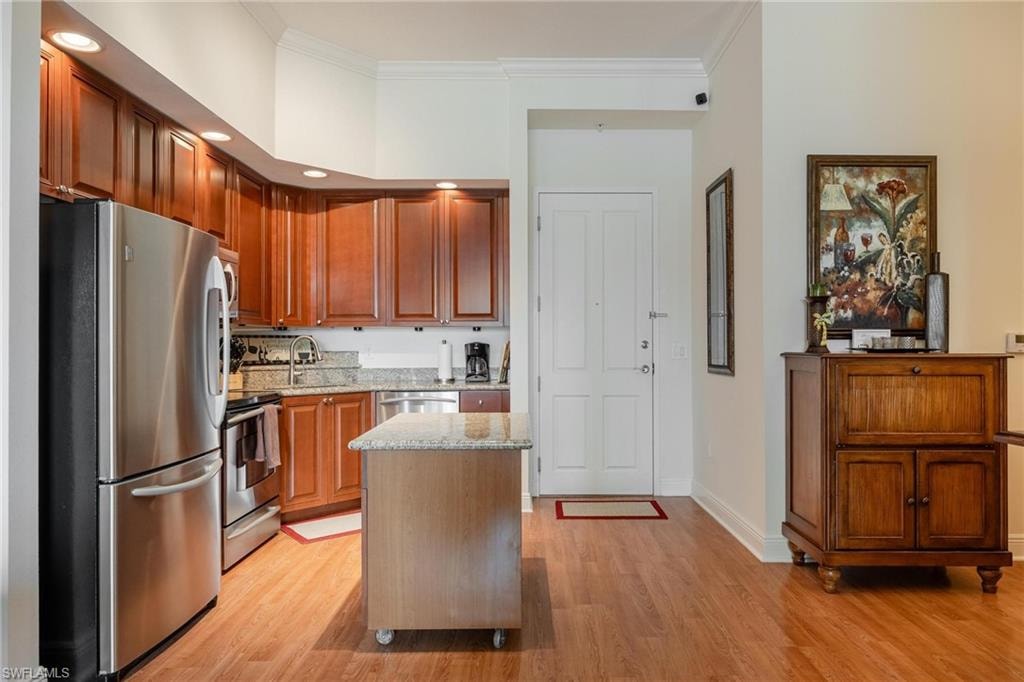 2825 Palm Beach BLVD 703 photo 10