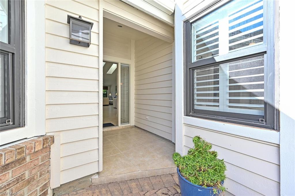 Front Proch/Entrance