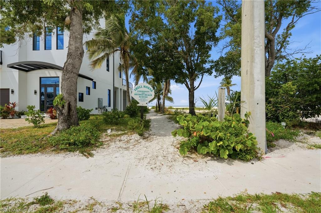 YOUR WALKWAY TO PARADISE!!! WHAT ARE YOU WAITING FOR?