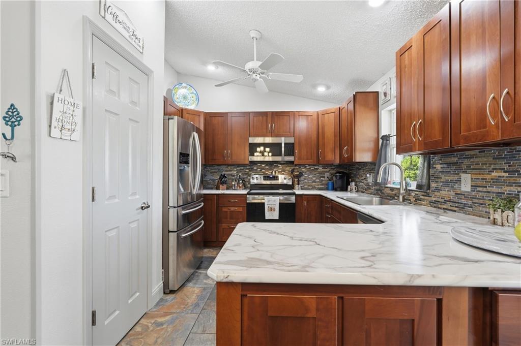 1529 Crestwood CIR W photo 11