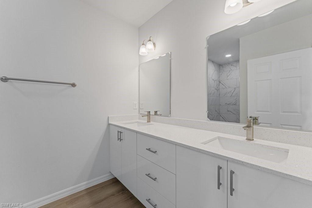15 Hampton AVE photo 32