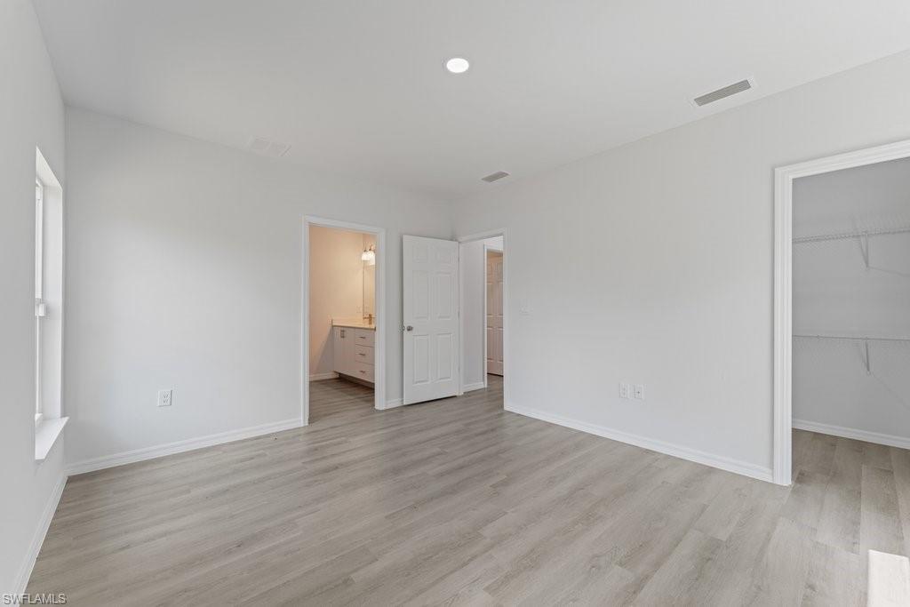 15 Hampton AVE photo 31