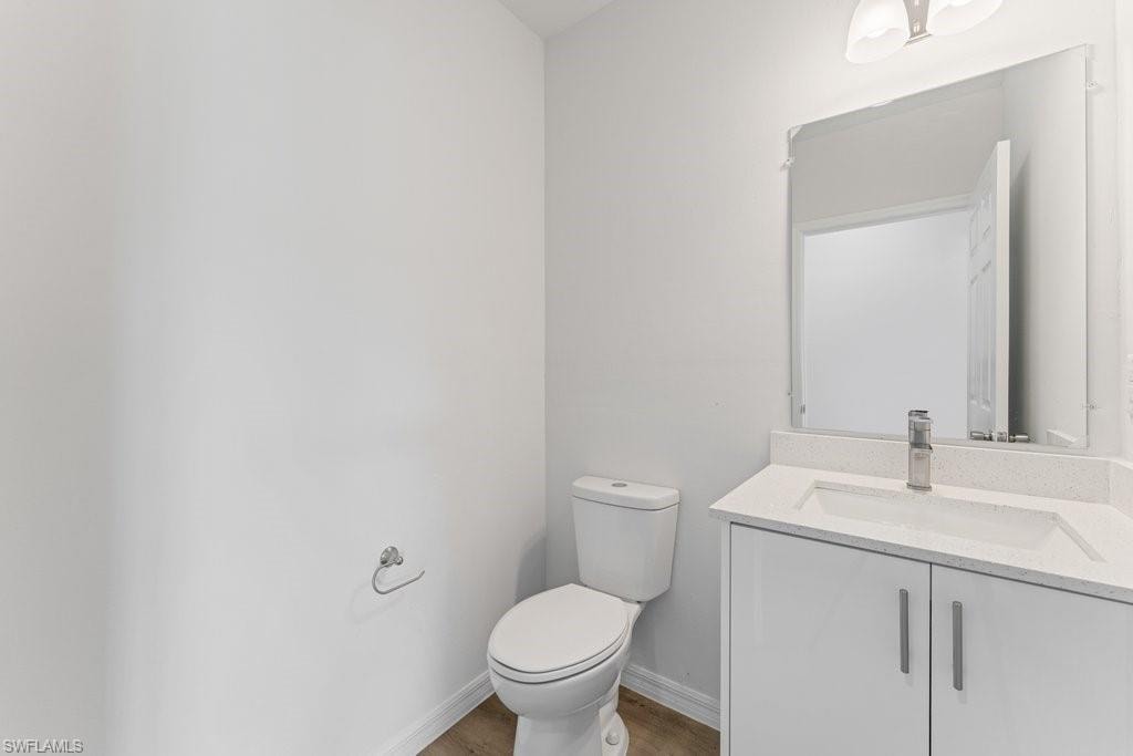 15 Hampton AVE photo 29