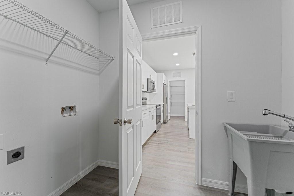 15 Hampton AVE photo 21