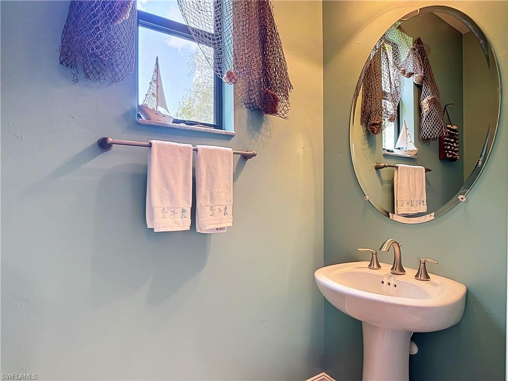 Guest bathroom downstairs