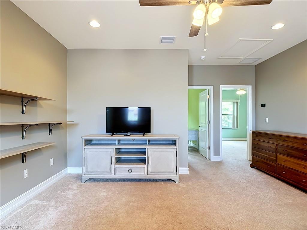 Upstairs Loft/ Bonus Room