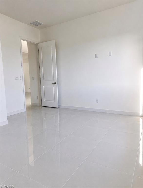 2918 Diplomat PKWY W photo 21