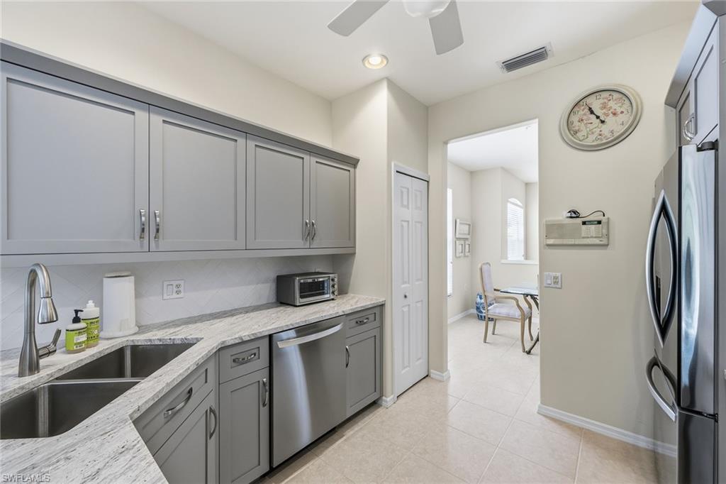 2190 Arielle DR 901 photo 20