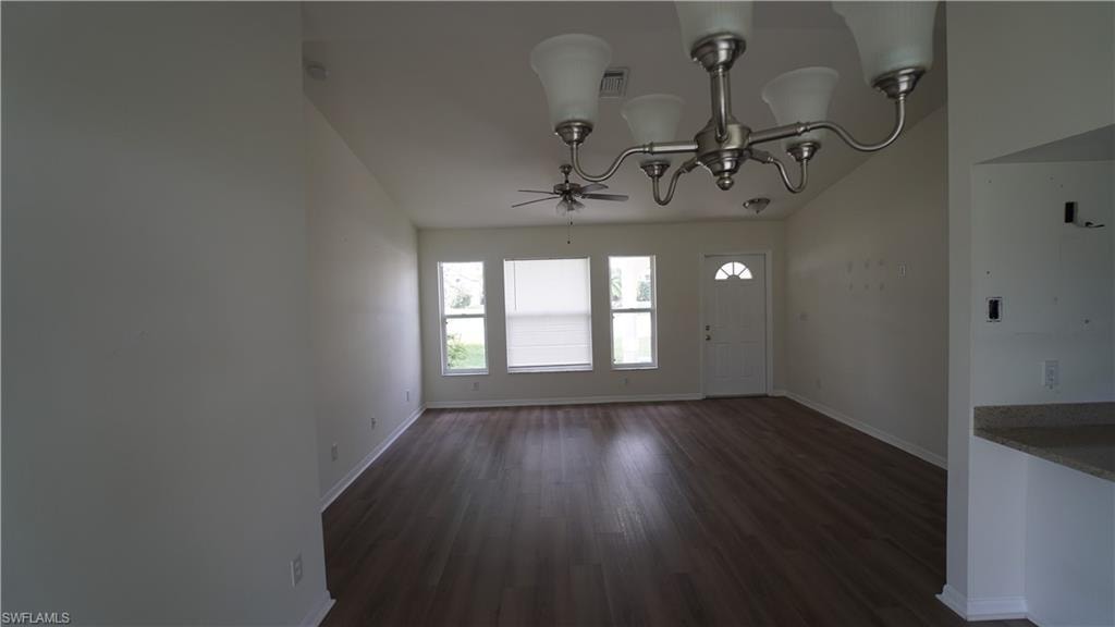416 19th TER photo 9