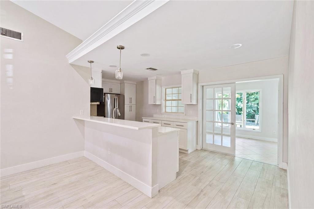 2437 Sunset AVE photo 22