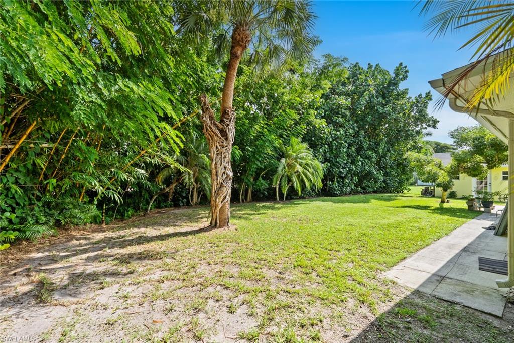 2437 Sunset AVE photo 32