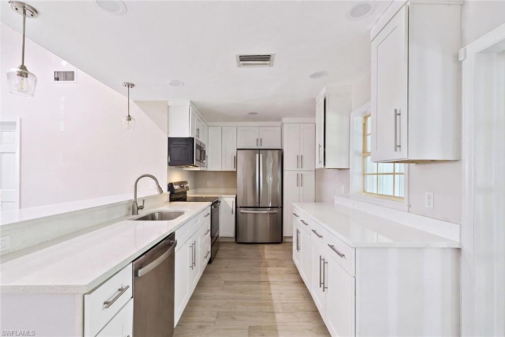 2437 Sunset AVE photo 24