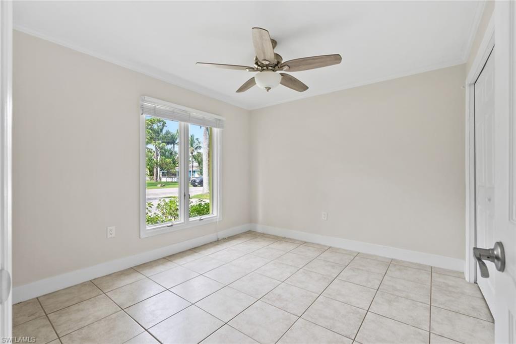 2437 Sunset AVE photo 10
