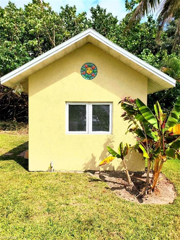 Additional she-shed/outer building - fabulous for lots of ideas!